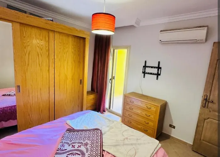 Elegant 2br Retreat In Secure Community Apartment