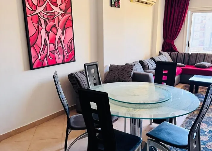 Elegant 2br Retreat In Secure Community
