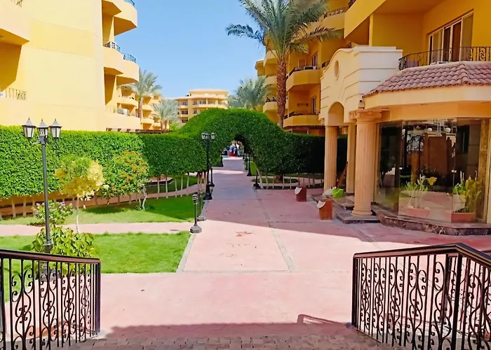 Elegant 2br Retreat In Secure Community